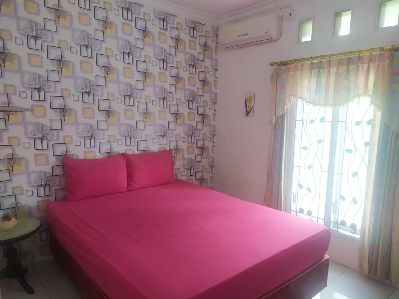 Endah Homestay Syariah Purwokerto Exterior foto